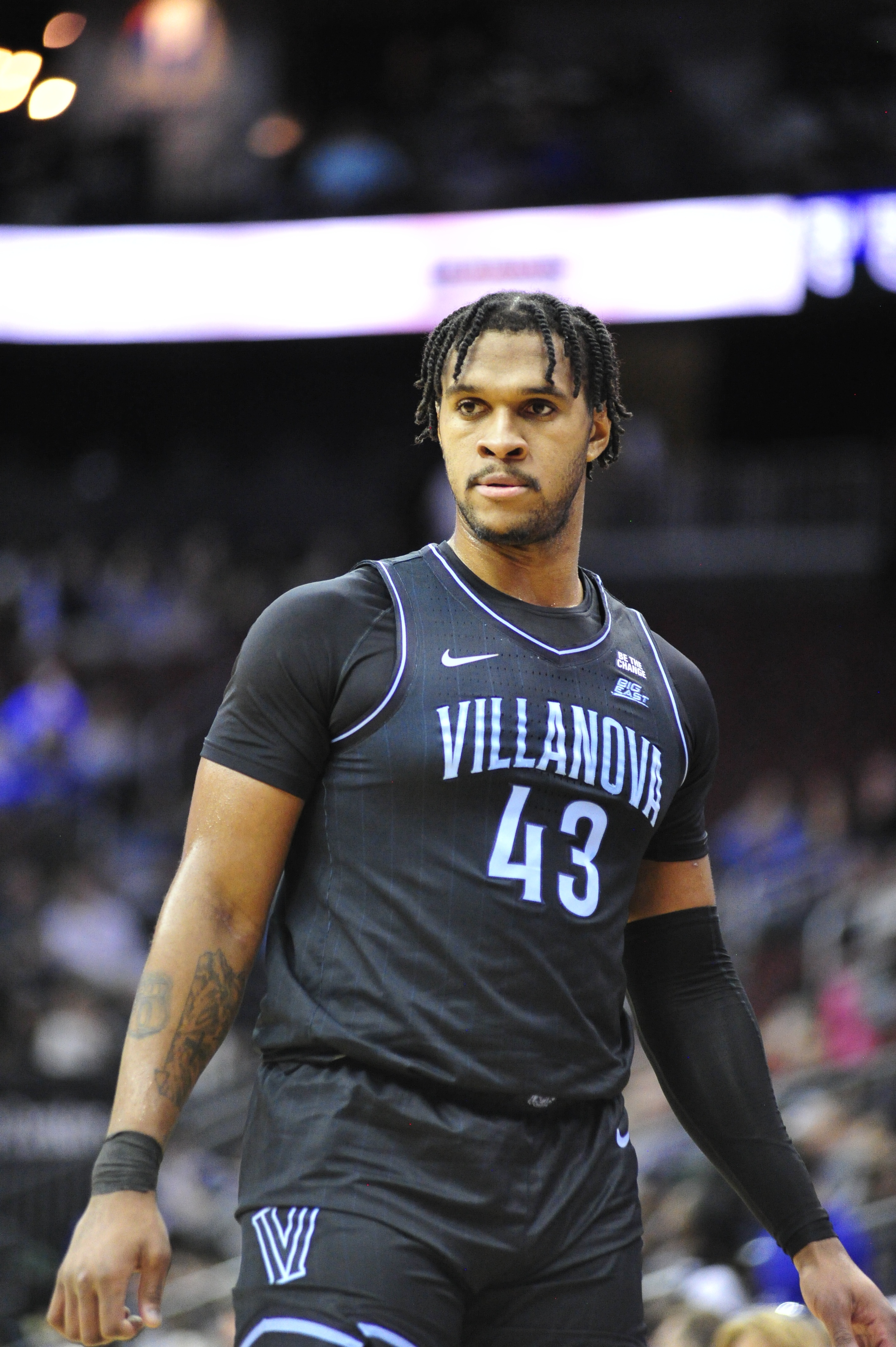 队记：狄克逊不会为湖人出战夏联&amp;正处理脚伤 他的双向合同还没签